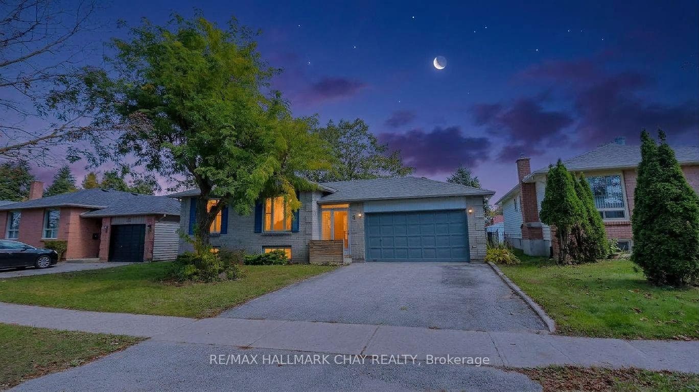 9 Bronte Crescent, Barrie, ON L4N 5B8