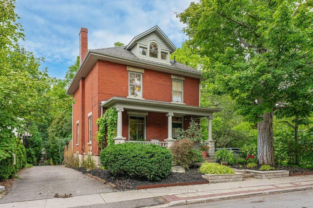 102 Queen Street, Guelph, ON N1E 4S1