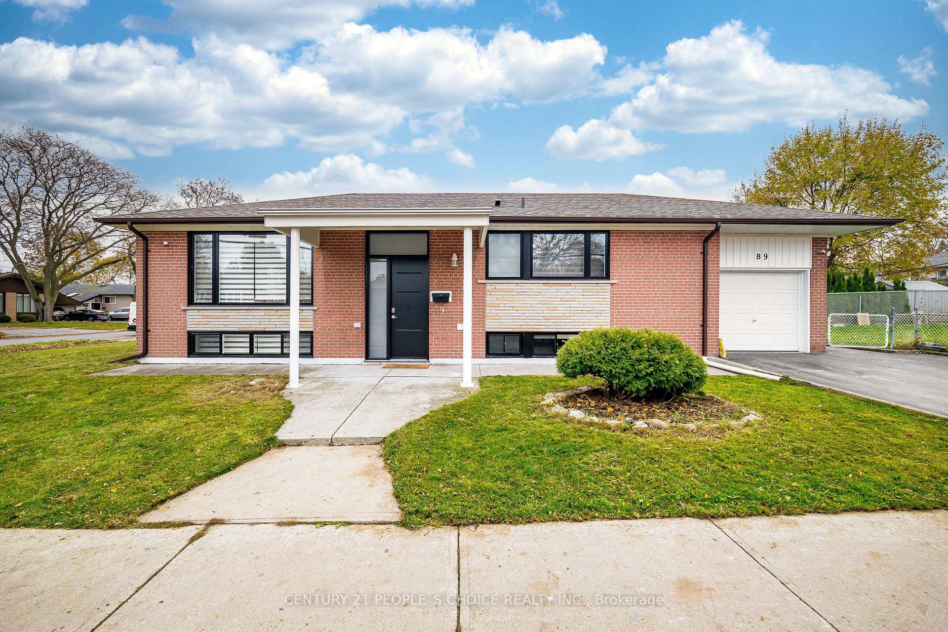 89 Thistle Down Boulevard BSMT, Toronto, ON M9V 1J3