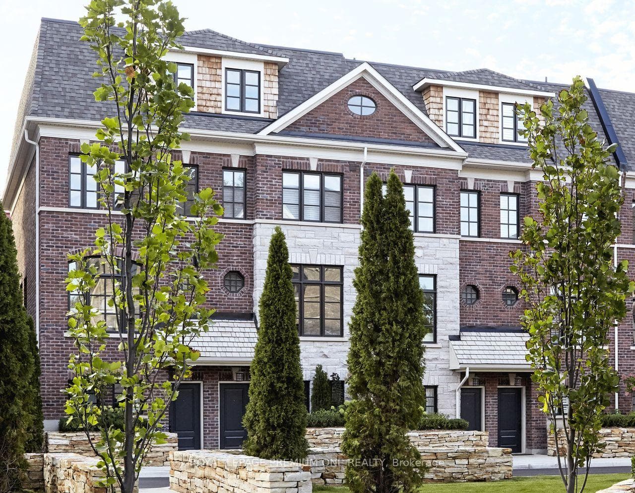 25 Everwood Gardens 79, Toronto, ON M8X 0B7