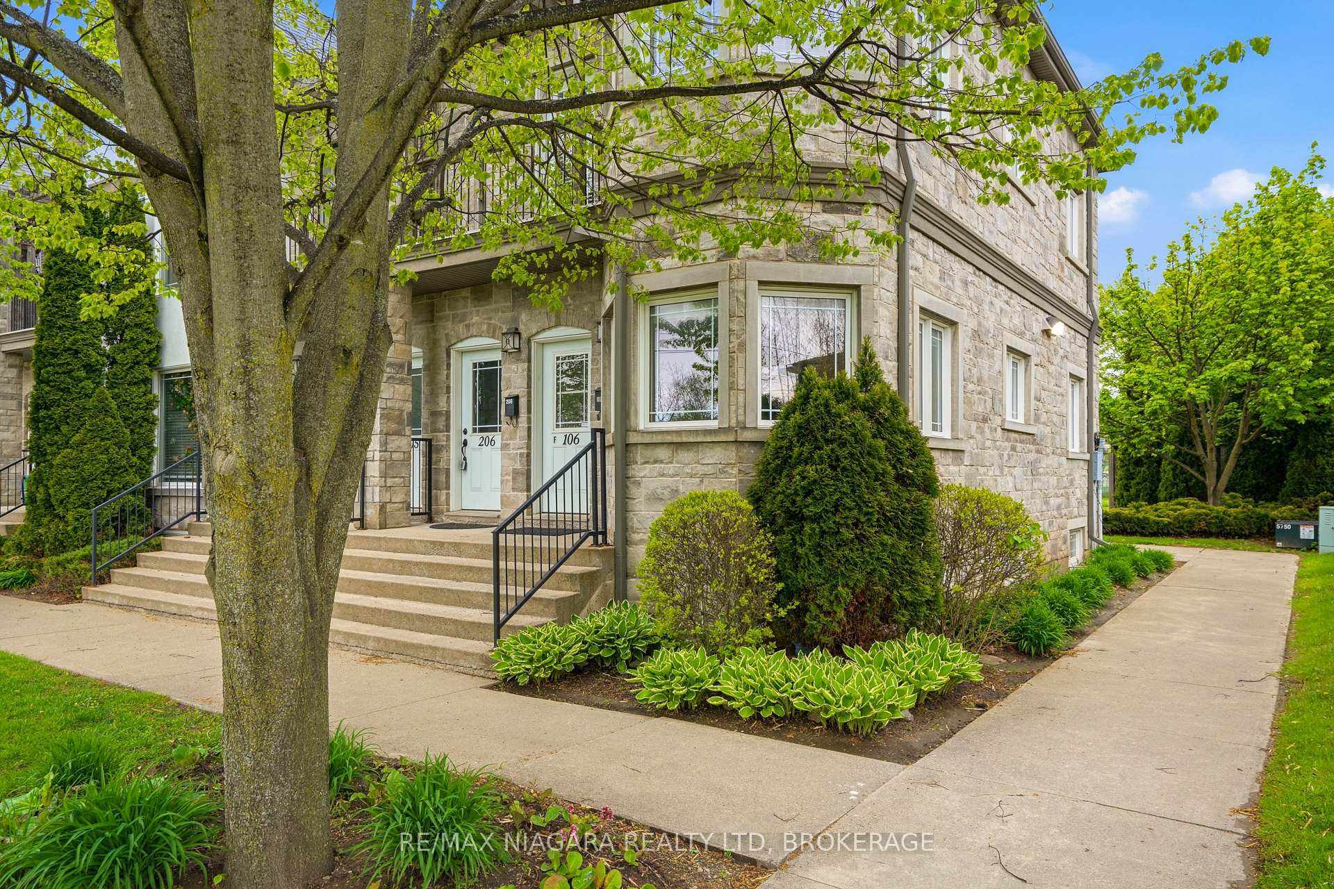 6045 Dunn Street 106, Niagara Falls, ON L2G 2P2