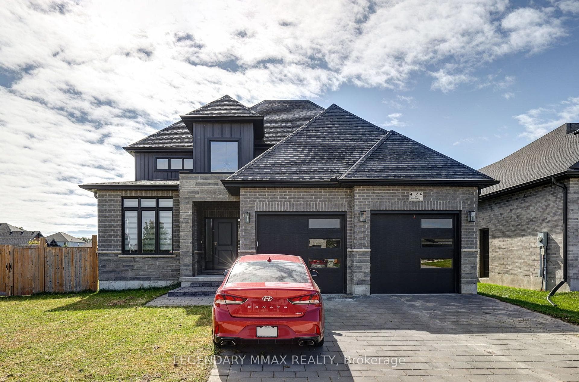 3 Stratham Street, Strathroy-Caradoc, ON N7G 0H2