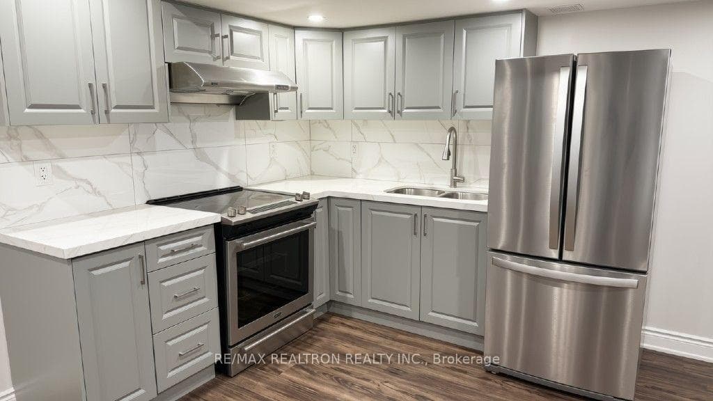 33 Raccoon Street, Brampton, ON L6S 6L4