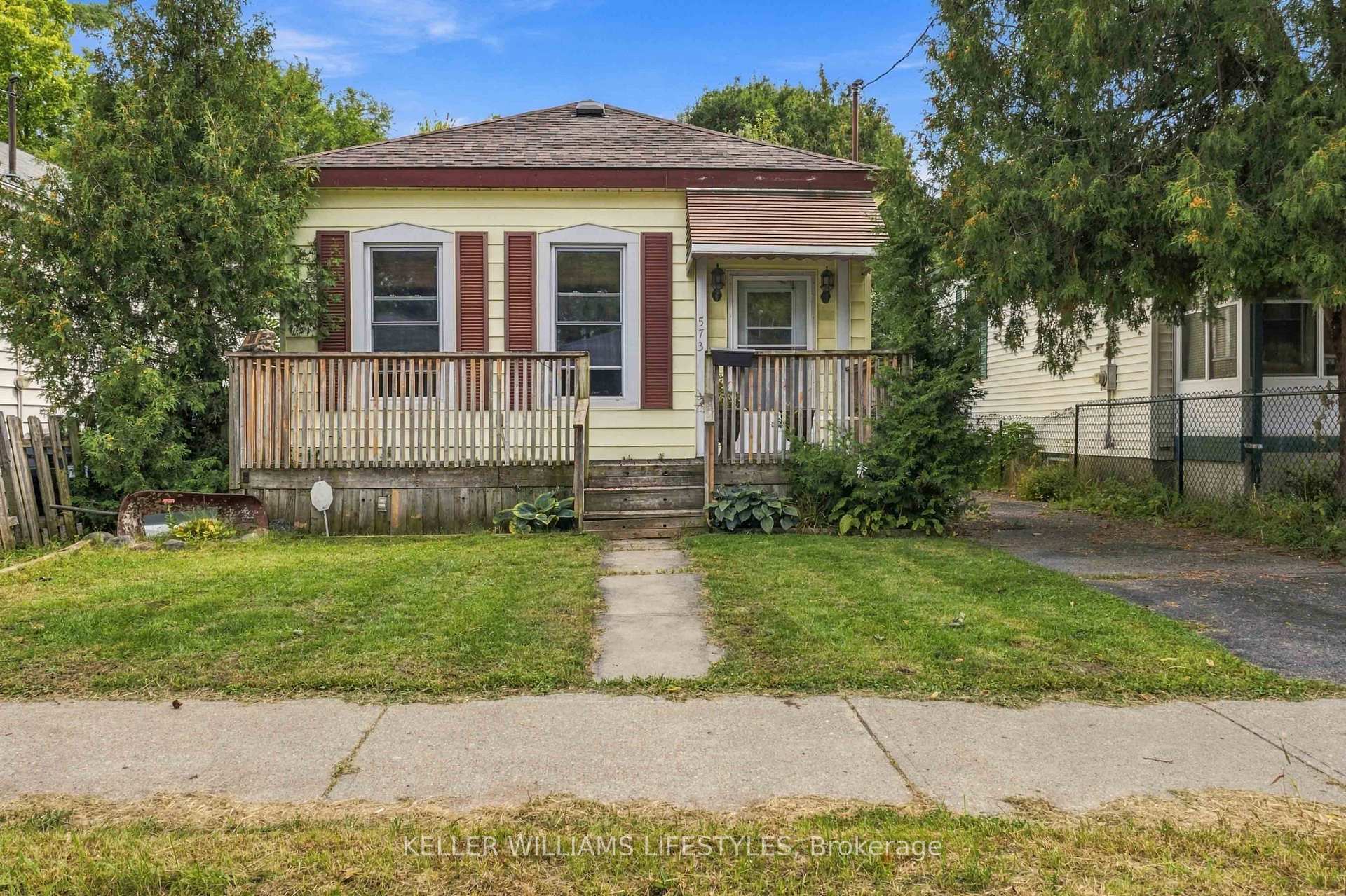 573 HILL Street, London East, ON N6B 1E9