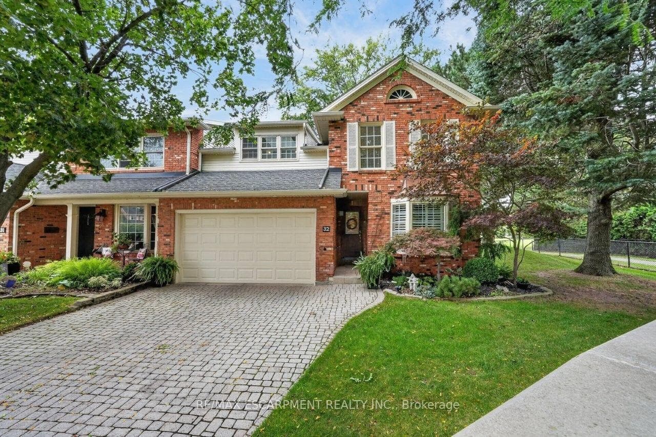 5 Carn Castle Gate 32, St. Catharines, ON L2N 5V4