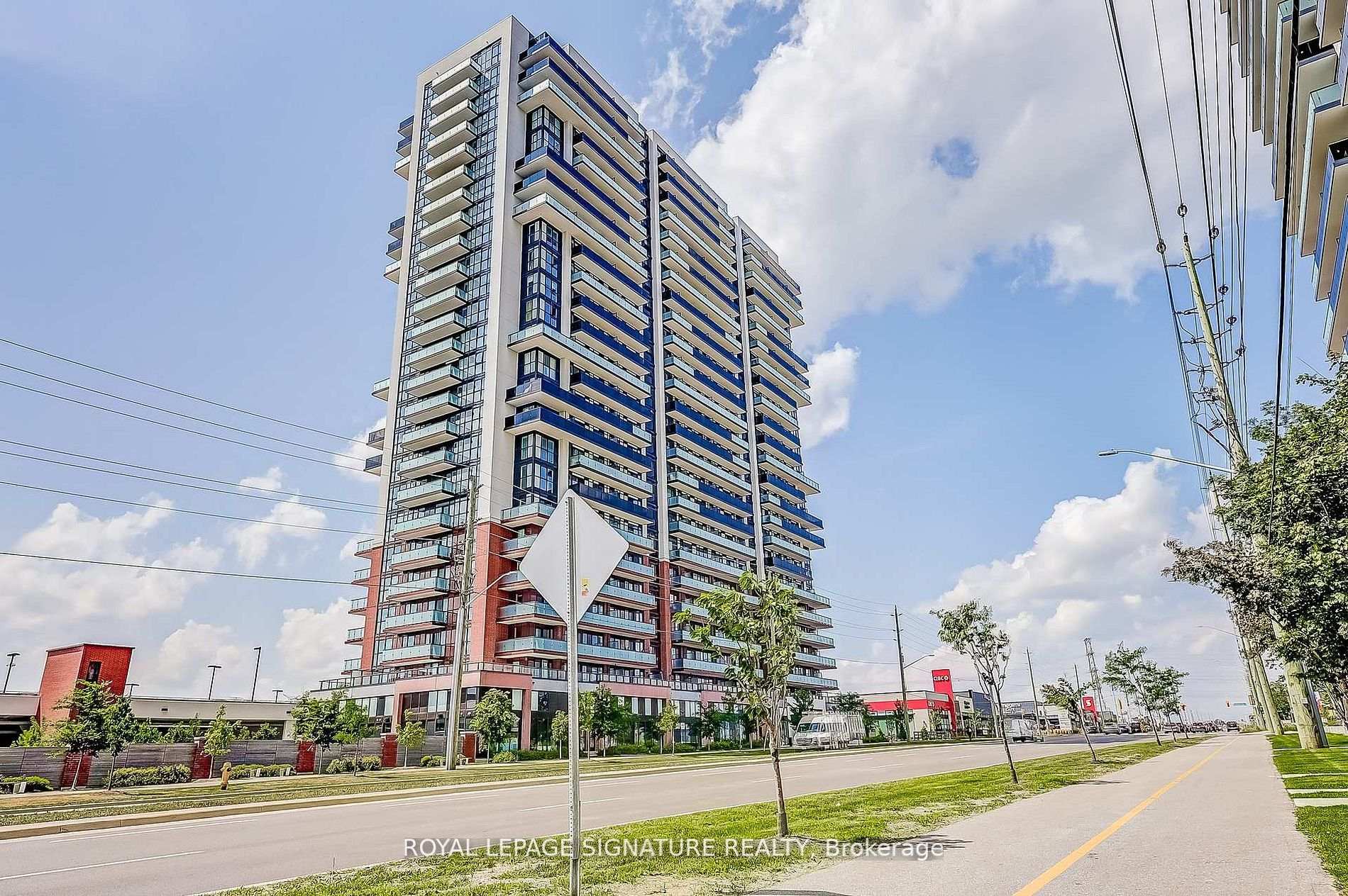 2550 Simcoe Street N 2003, Oshawa, ON L1L 0R5
