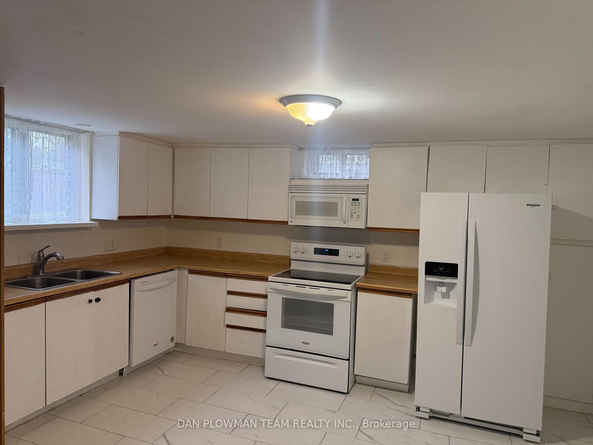 143 Wilson Road N Basement, Oshawa, ON L1G 6E1