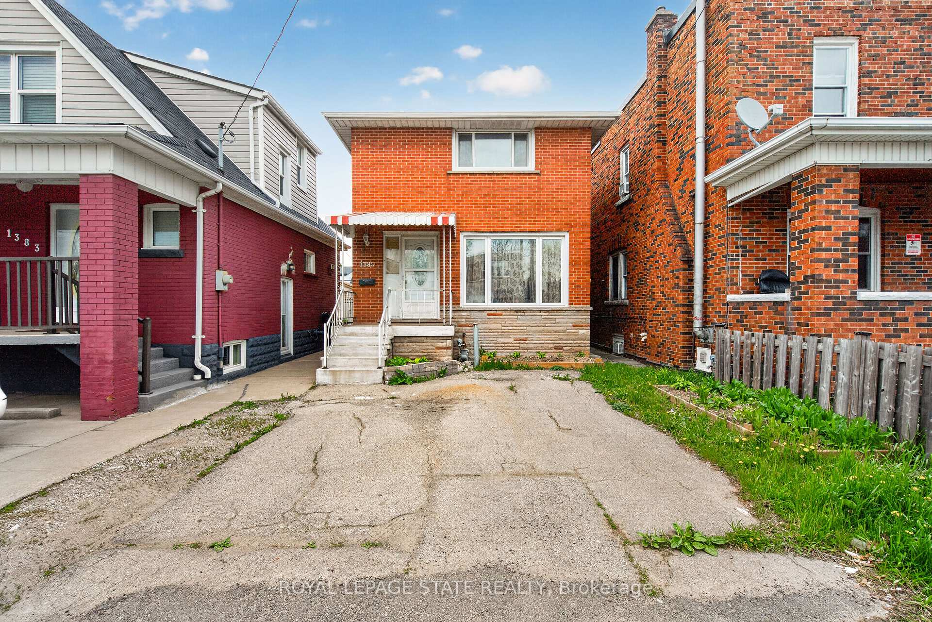 1385 Barton Street E, Hamilton, ON L8H 2W4