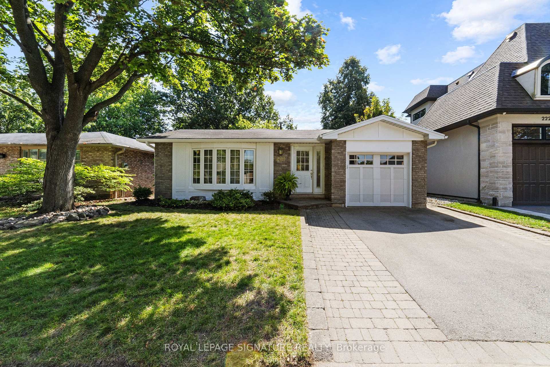 220 Chebucto Drive, Oakville, ON L6J 5P9