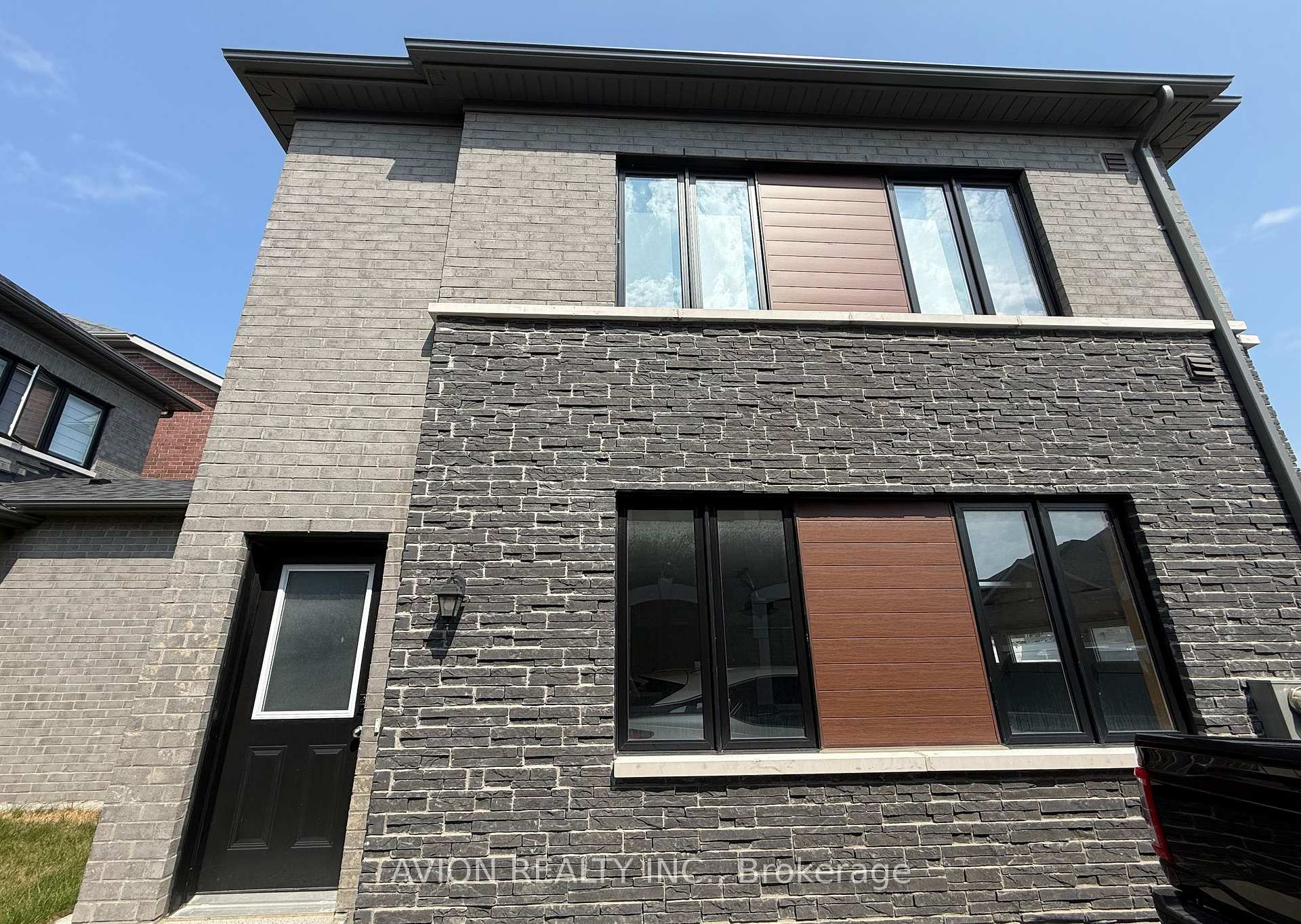 6 Fred Lablanc Drive E coach, Markham, ON L6B 1R8