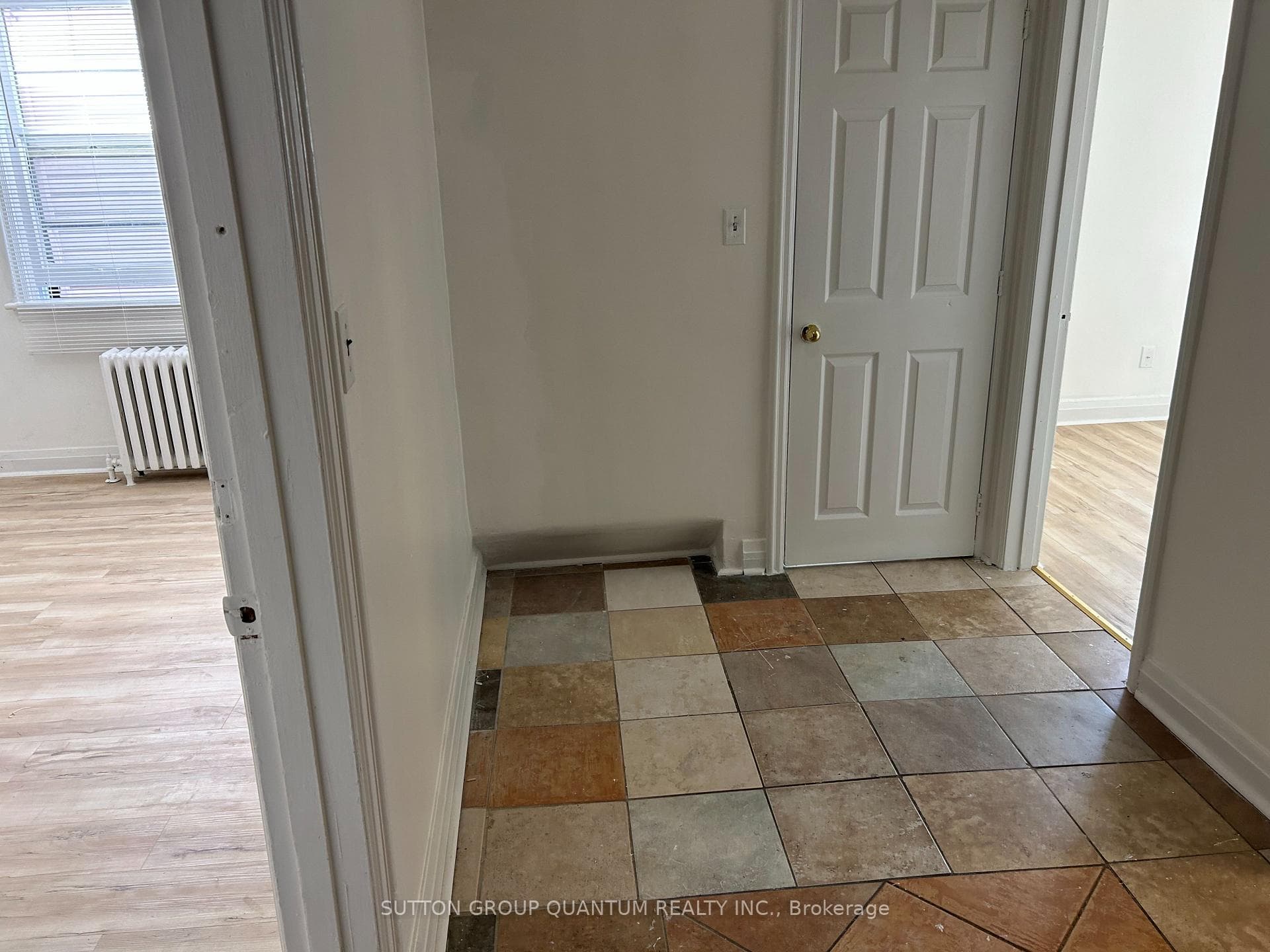 689 Barton Street E, Hamilton, ON L8L 3A5