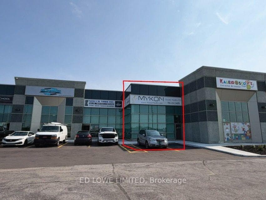 11 King Street 3, Barrie, ON L4N 6W5