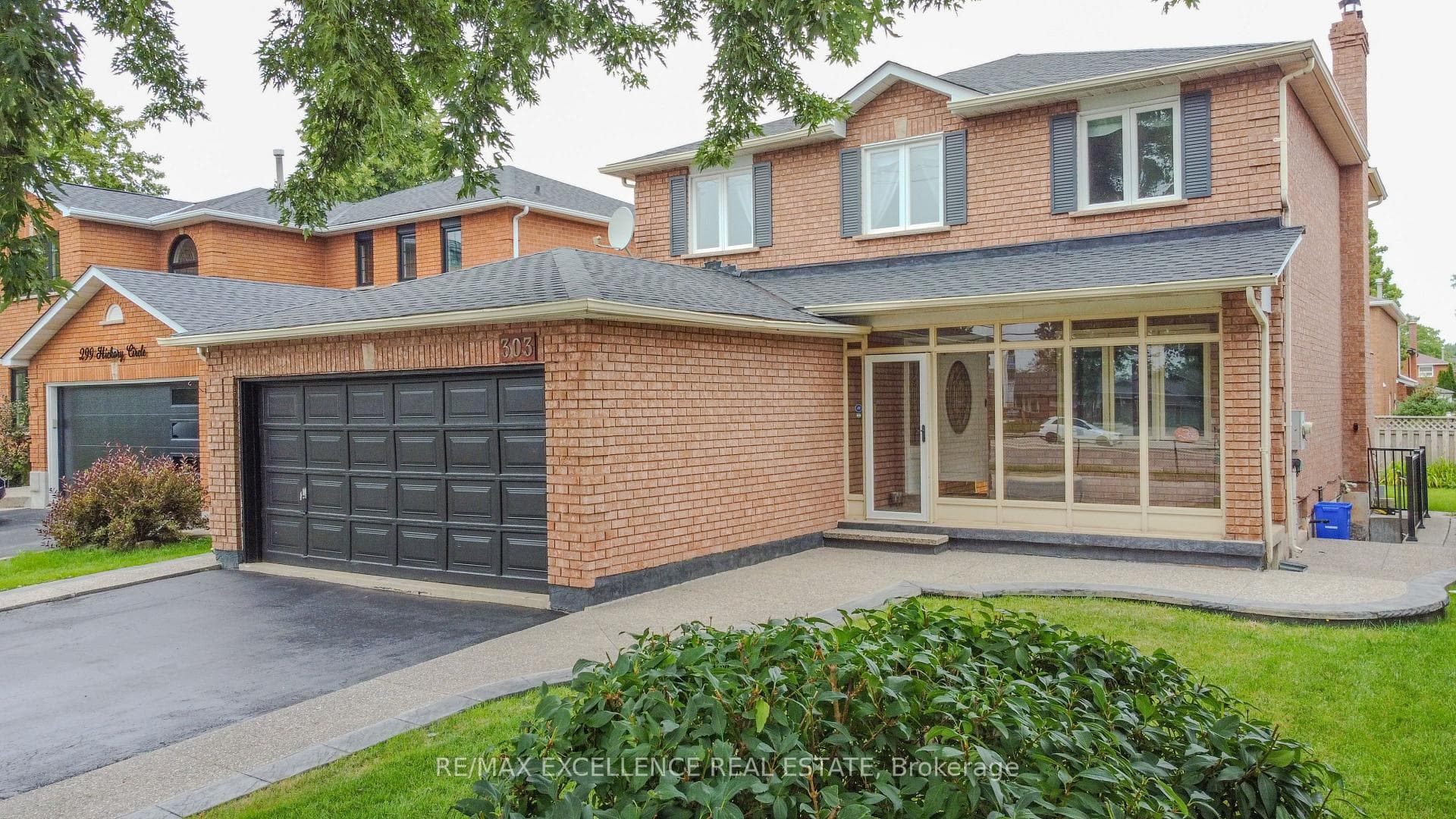 303 Hickory Circle, Oakville, ON L6H 4V3