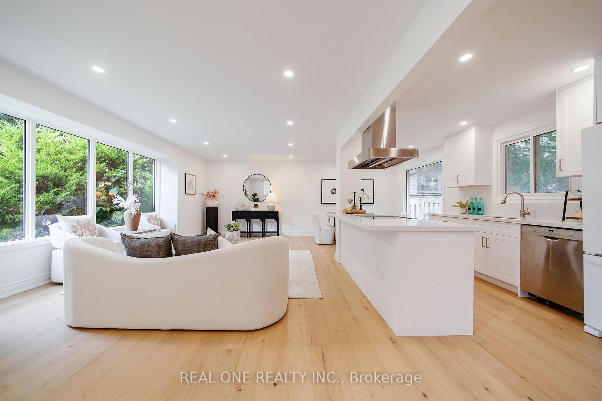 3148 Bentworth Drive, Burlington, ON L7M 1M2