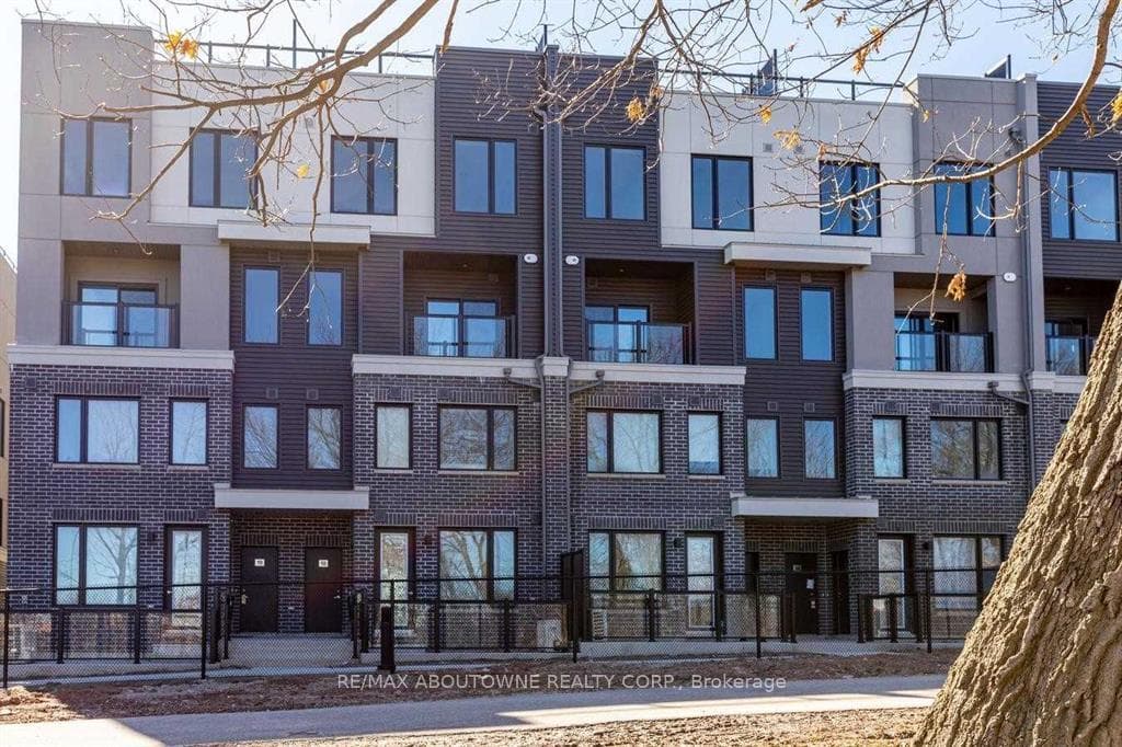 3483 Widdicombe Way 18, Mississauga, ON L5L 0B8
