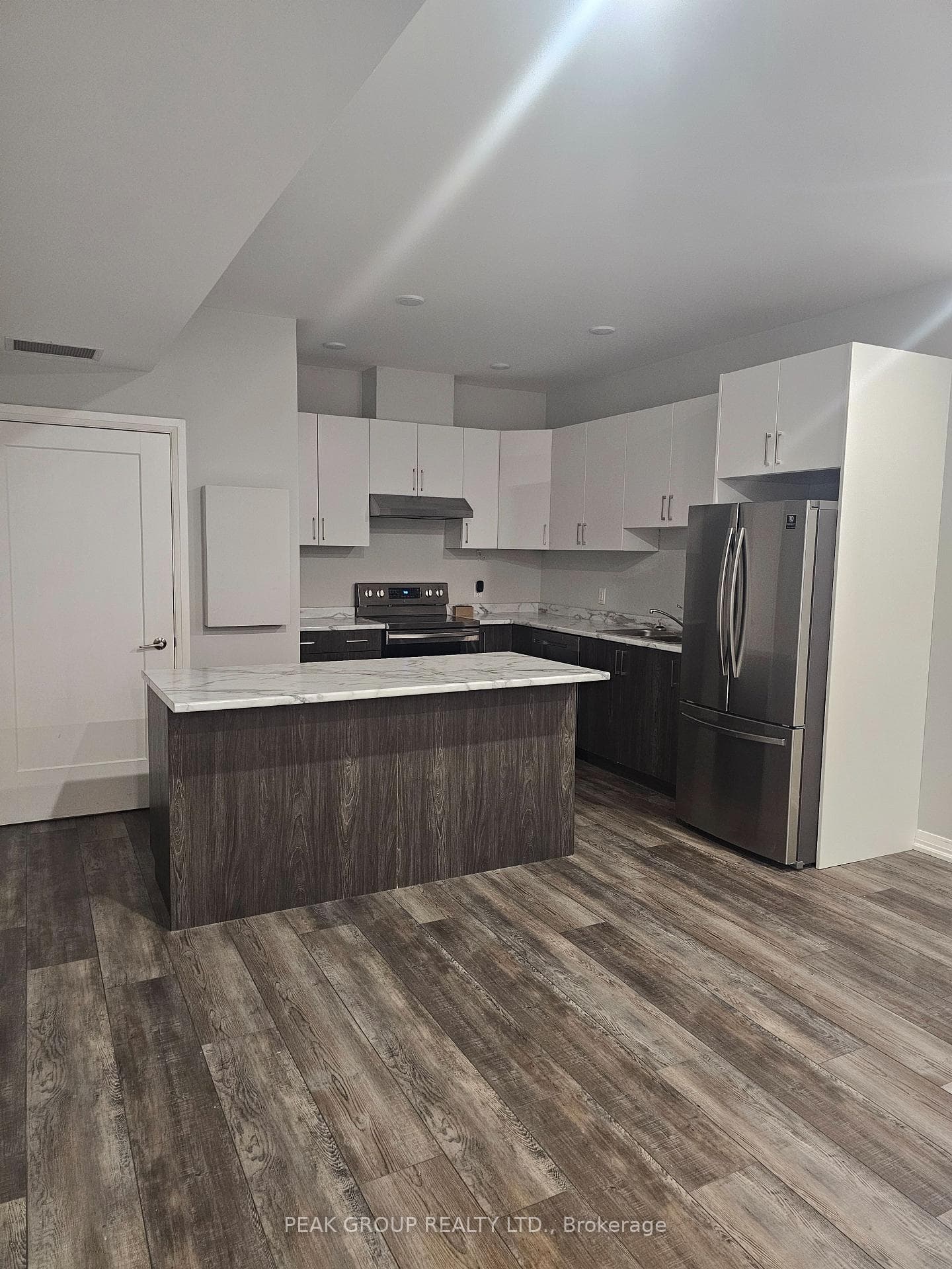 5932 Dorchester Road W, Niagara Falls, ON L2G 5S9
