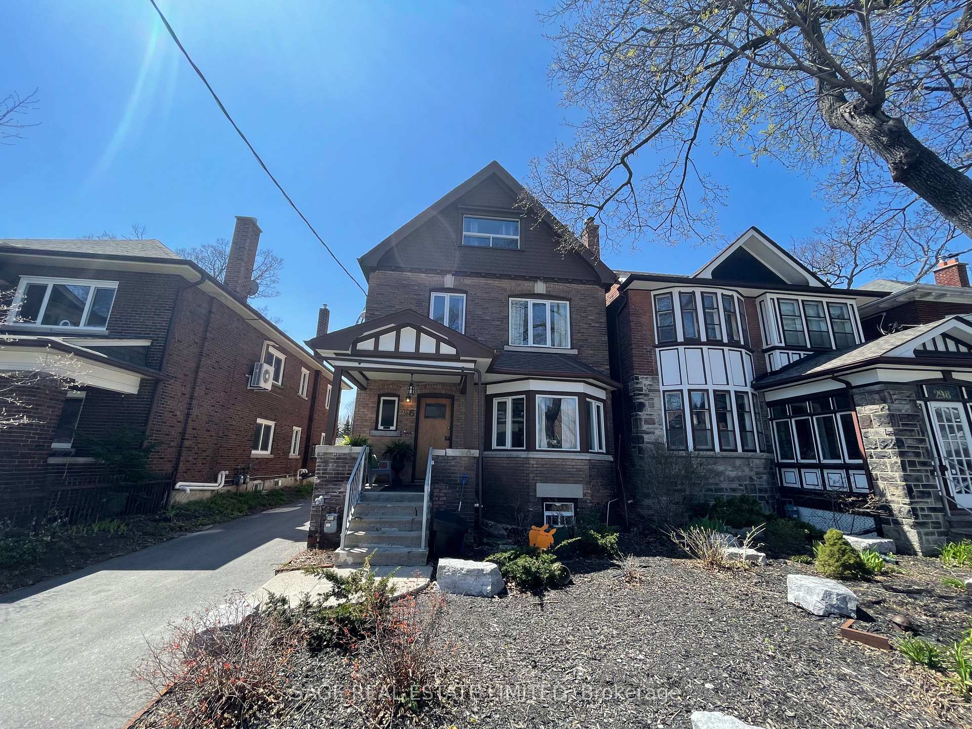 296 Runnymede Road 5, Toronto, ON M6S 2Y6