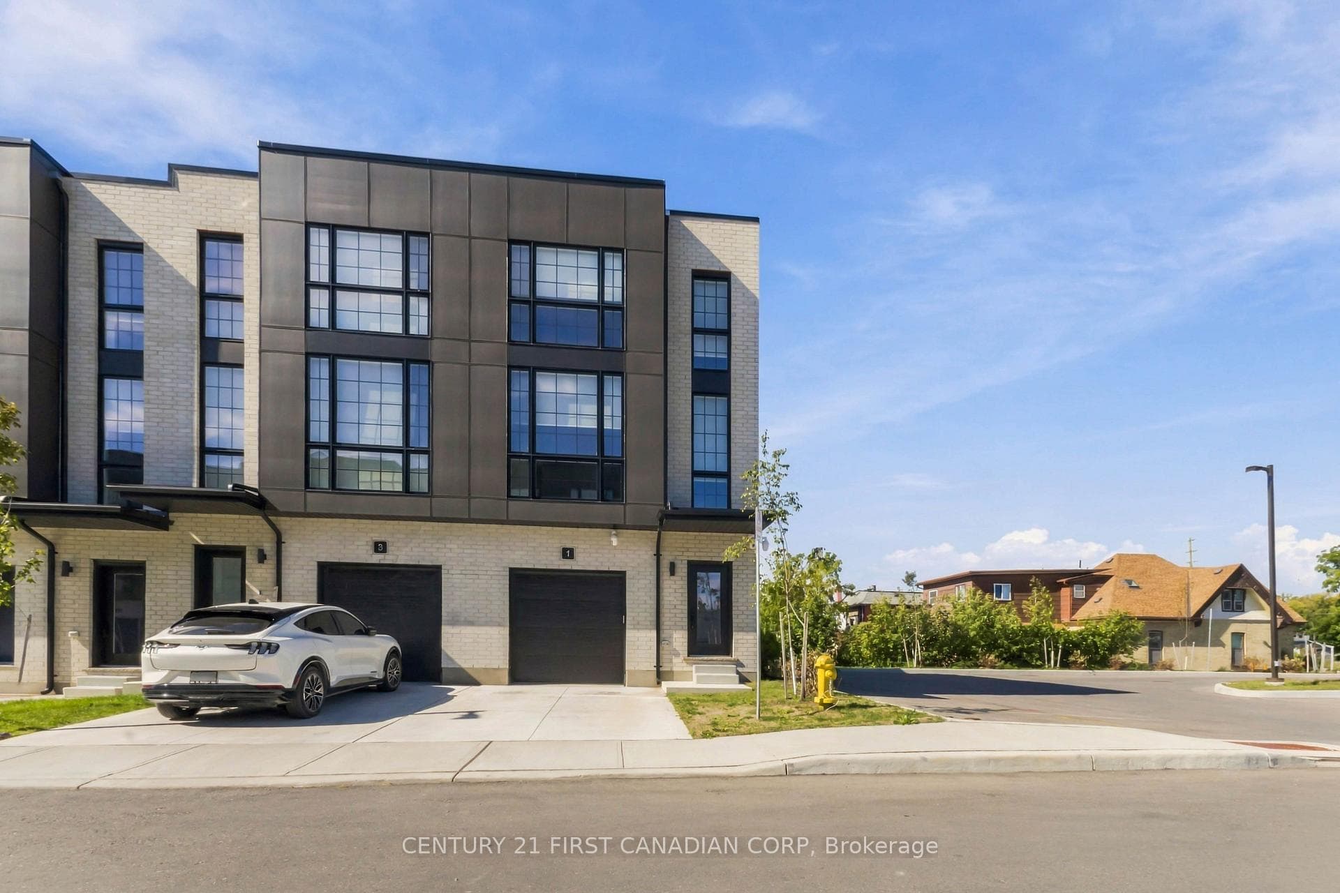 2500 MAIN Street 1, London South, ON N6P 1T5