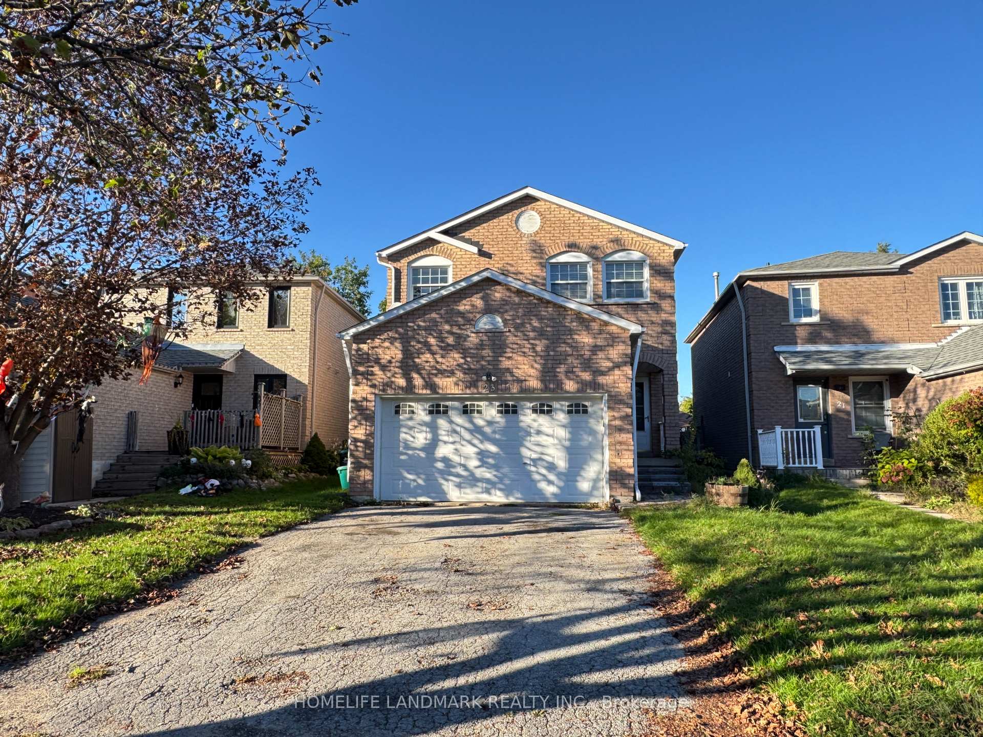 23 Wallace Drive, Barrie, ON L4N 7E2