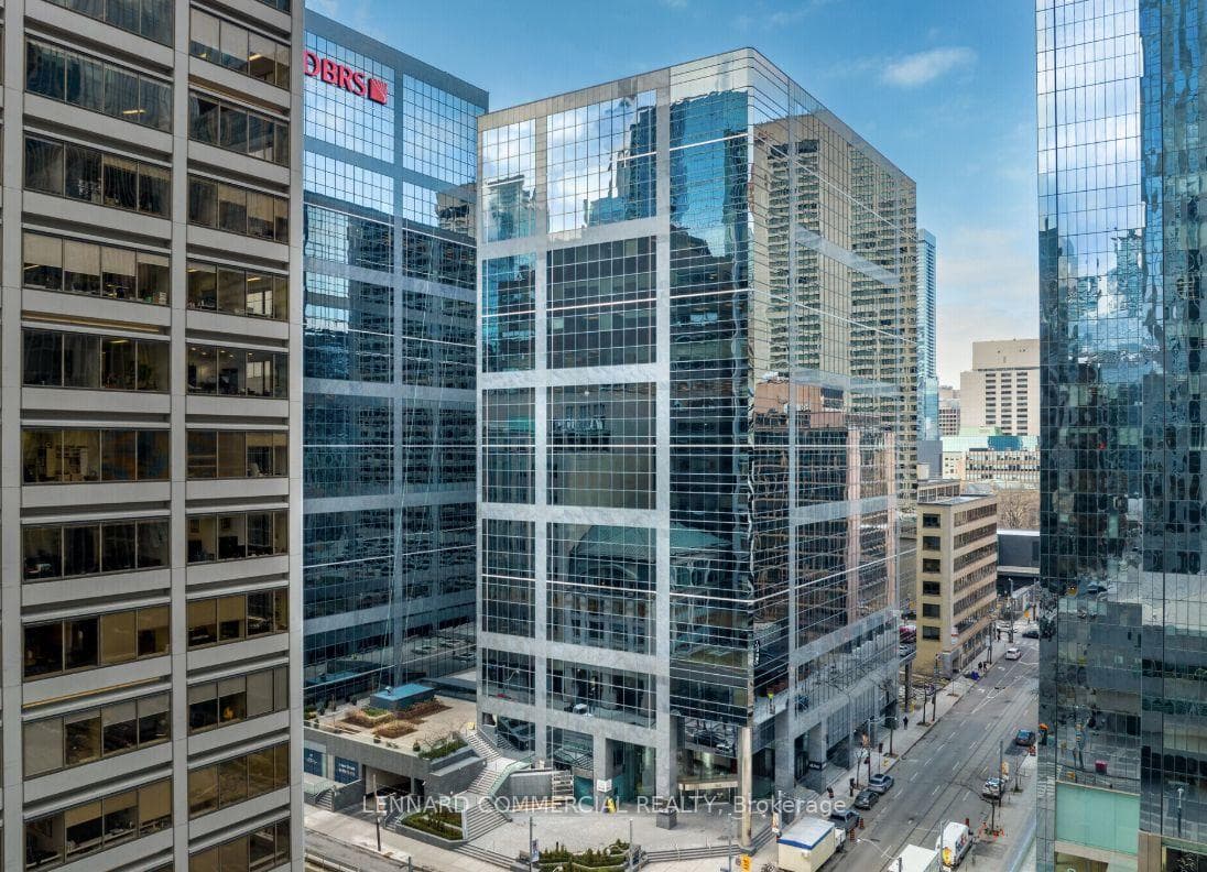 150 York Street Unit 1701, Toronto, ON M5H 3S5