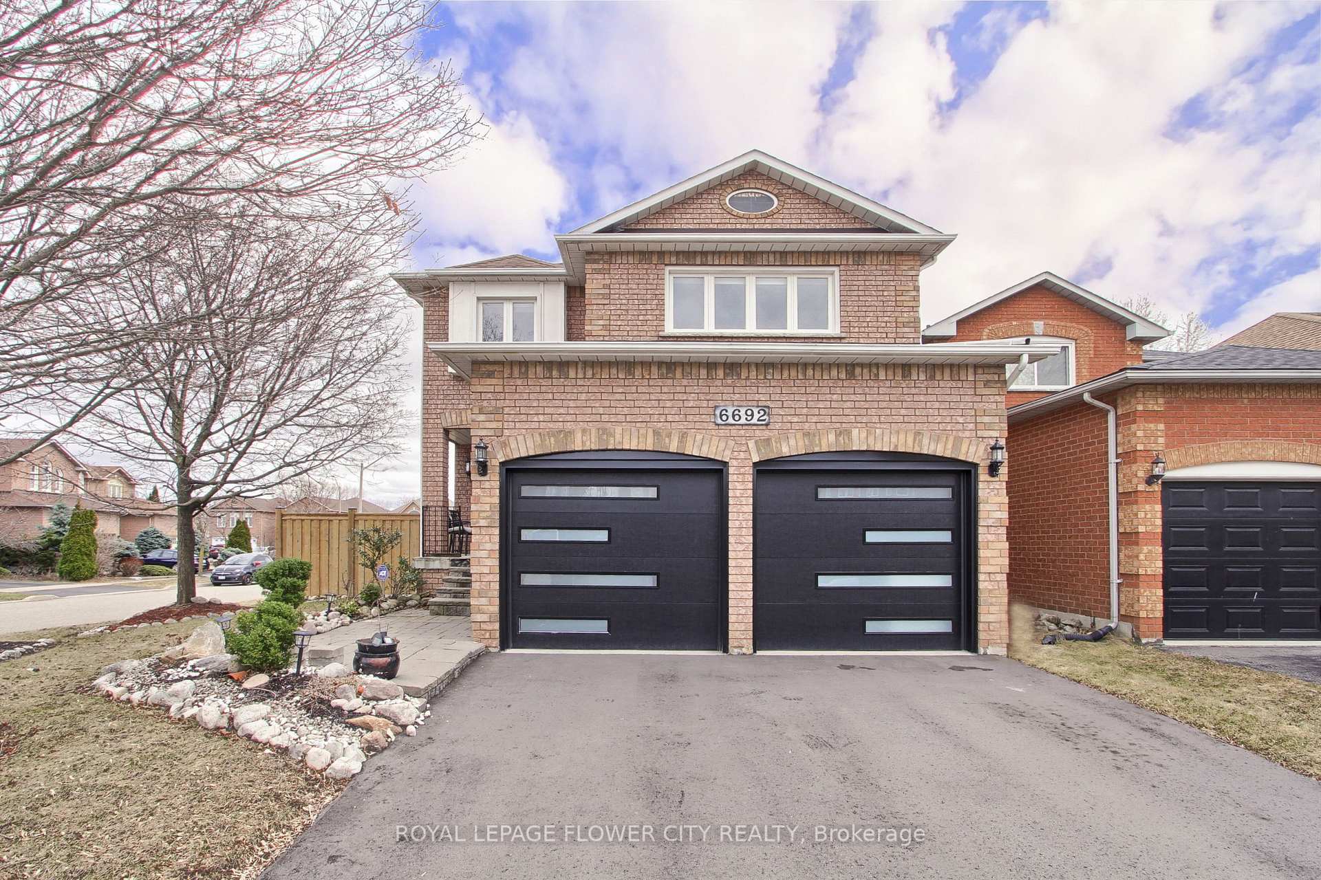 6692 Meteor Court, Mississauga, ON L5N 7H9