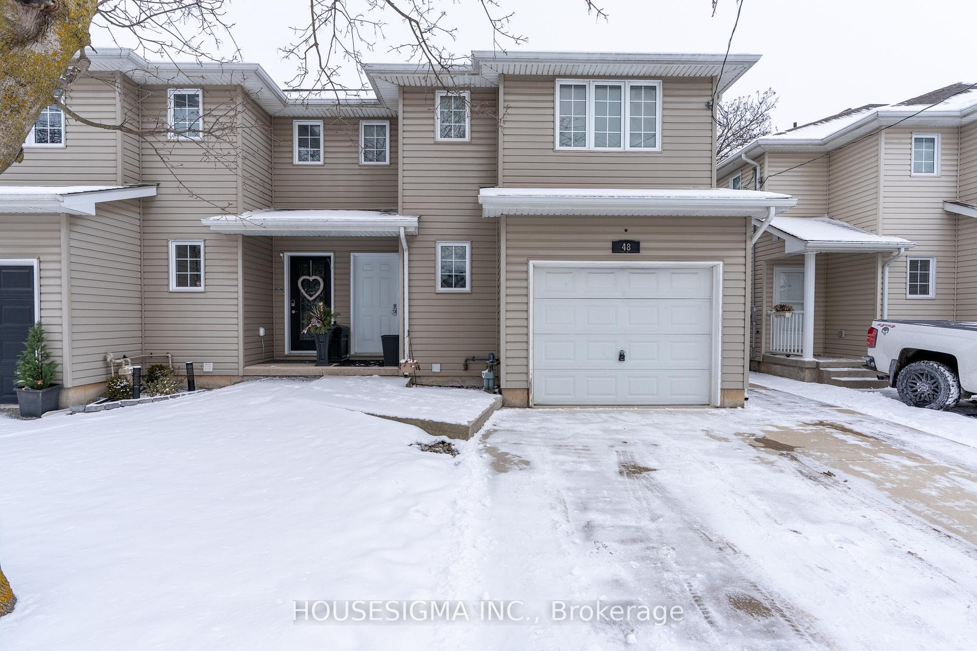 48 South Street N, Thorold, ON L0S 1K0