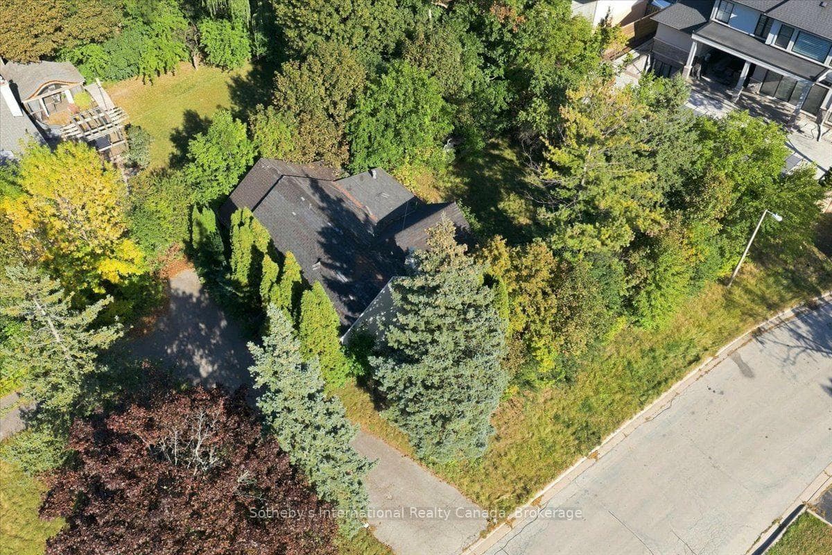 1428 Rebecca Street, Oakville, ON L6L 1Z5