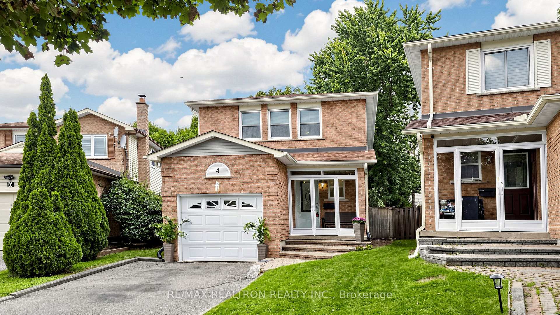 4 Kilkenny Place, Richmond Hill, ON L4C 5S2