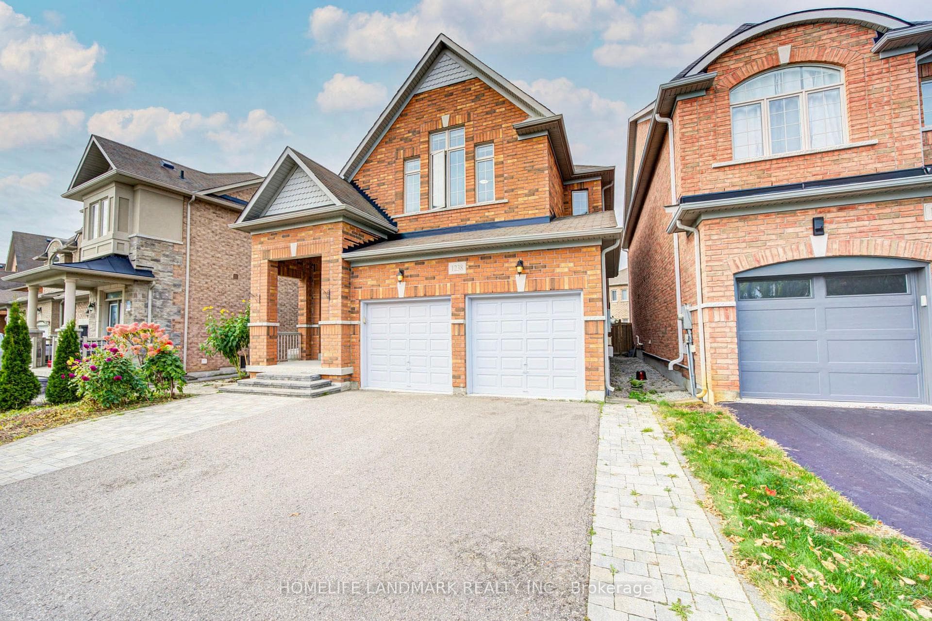 1238 Atkins Drive, Newmarket, ON L3X 0B6