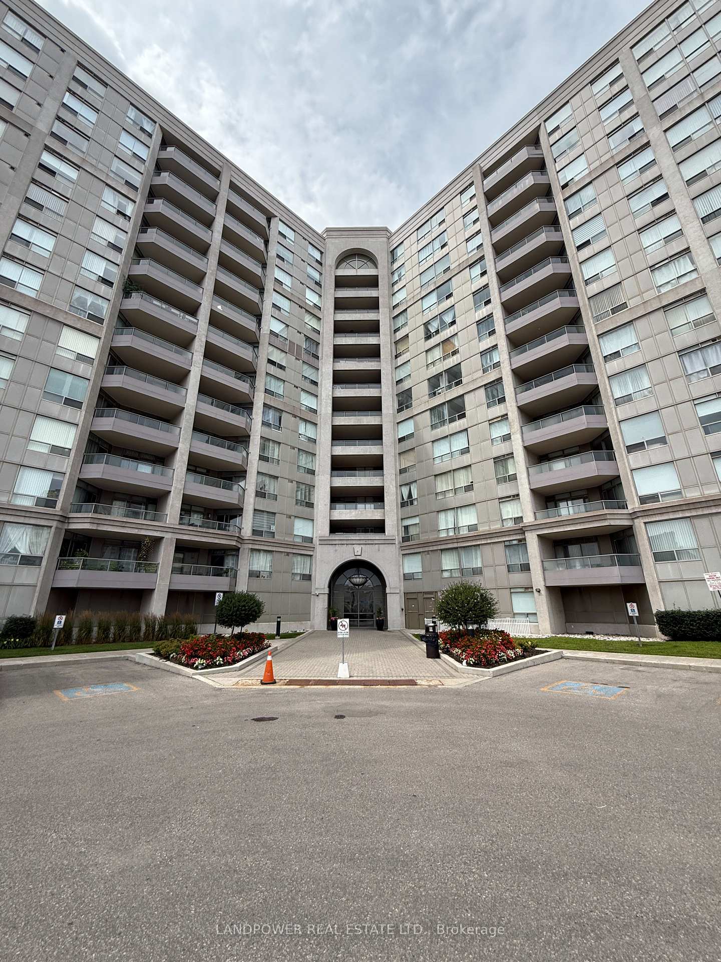 9015 Leslie Street 1202, Richmond Hill, ON L4B 4J8