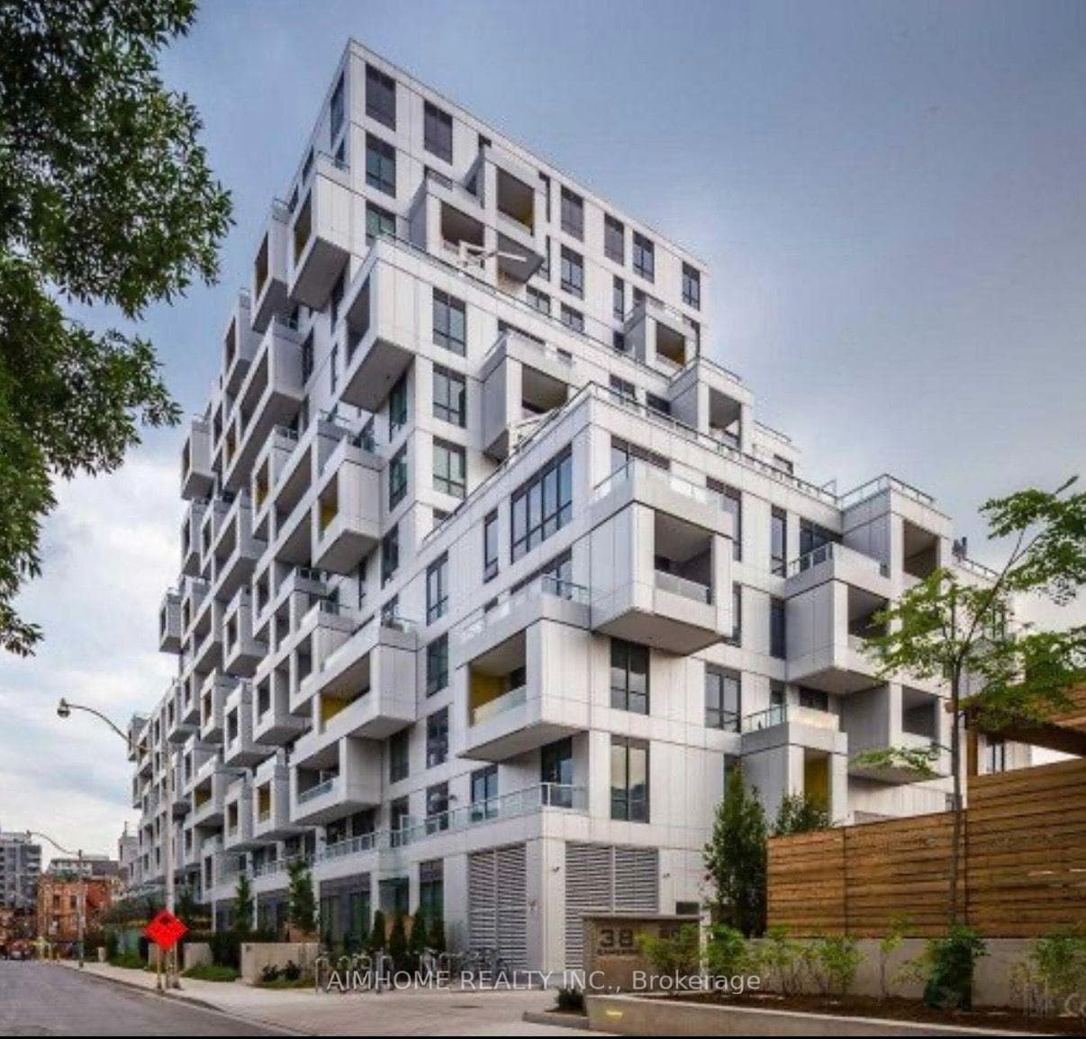 38 Cameron Street 1113, Toronto, ON M5T 0C3