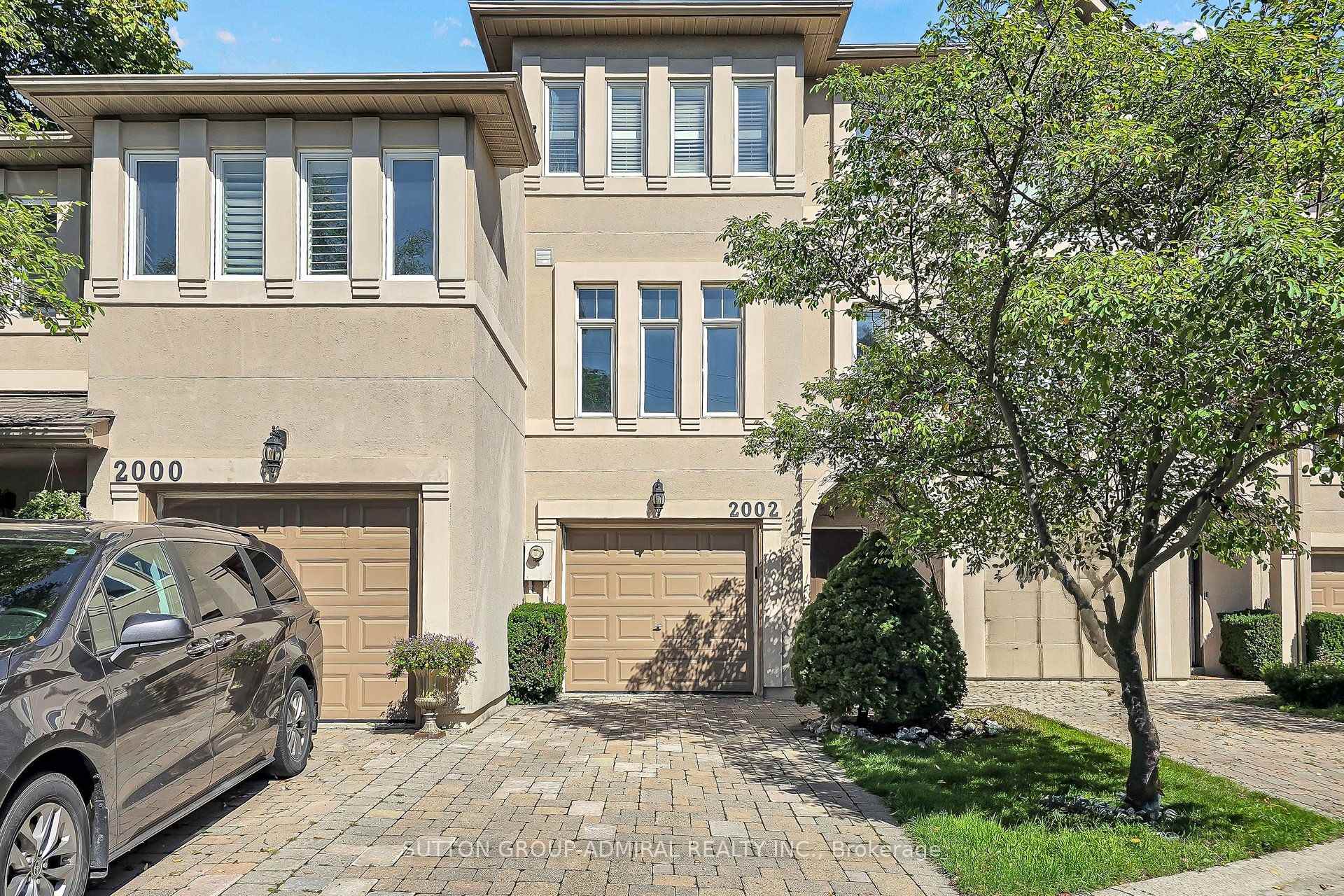 2002 John Street, Markham, ON L3T 1Z1