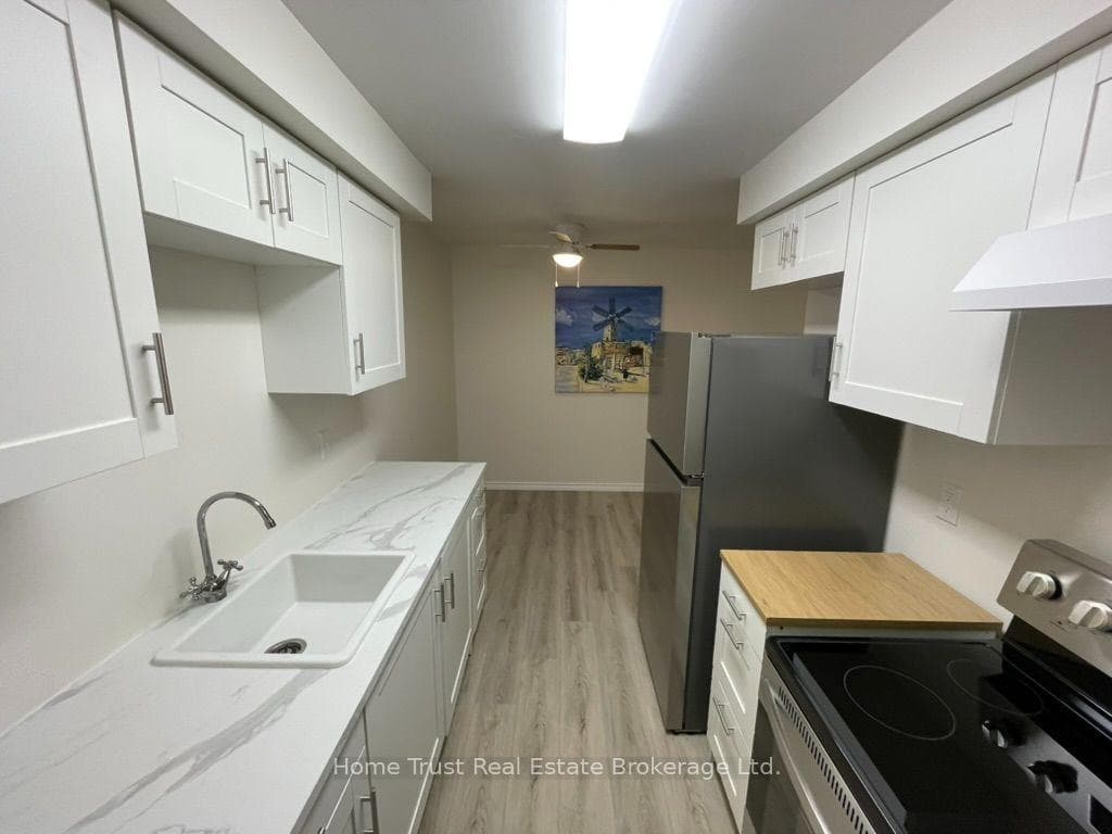 2 Worton Avenue 18, Guelph, ON N1H 7C5