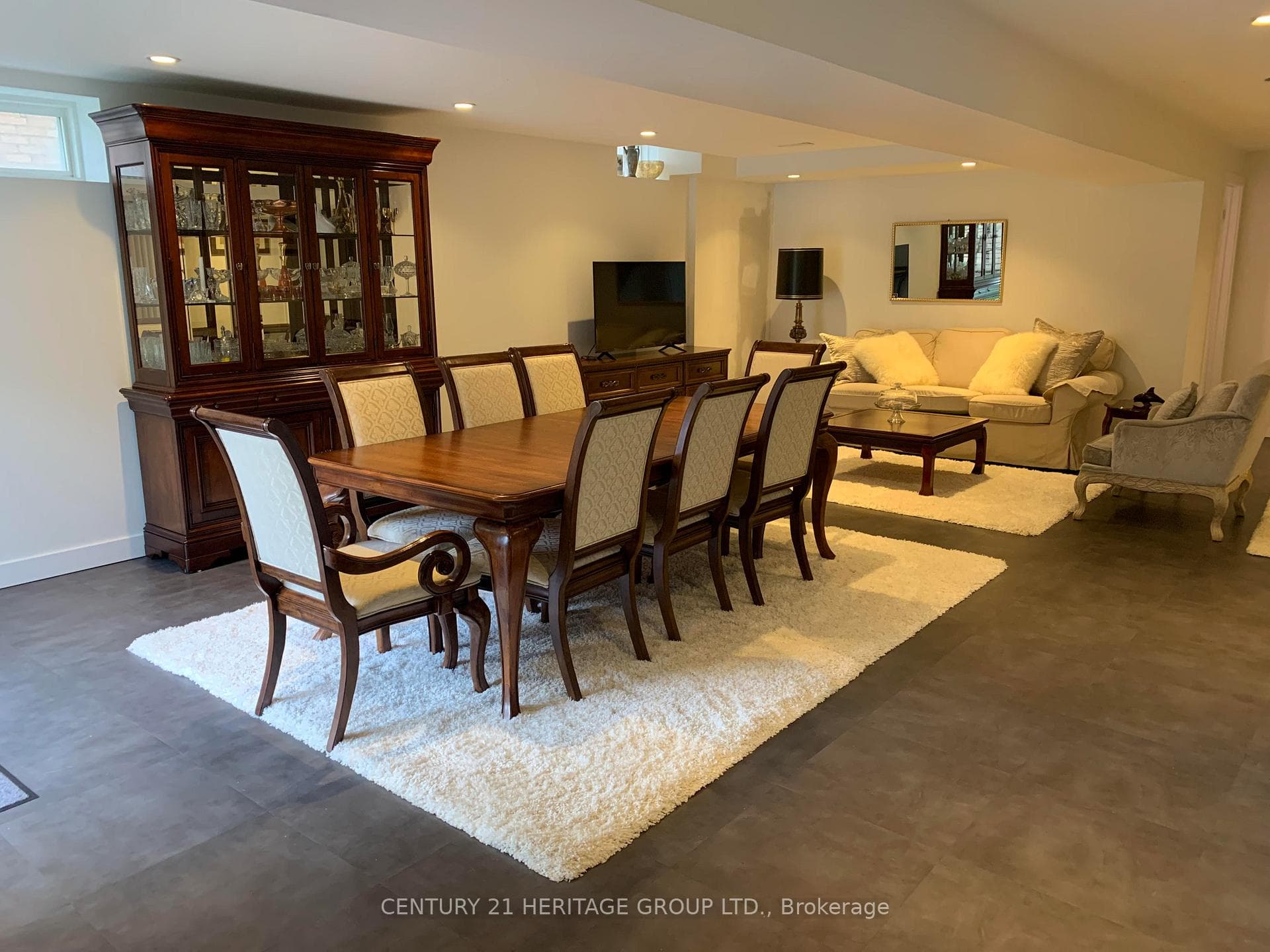 337 Carruthers Avenue Walk-Out Basement, Newmarket, ON L3X 2B7