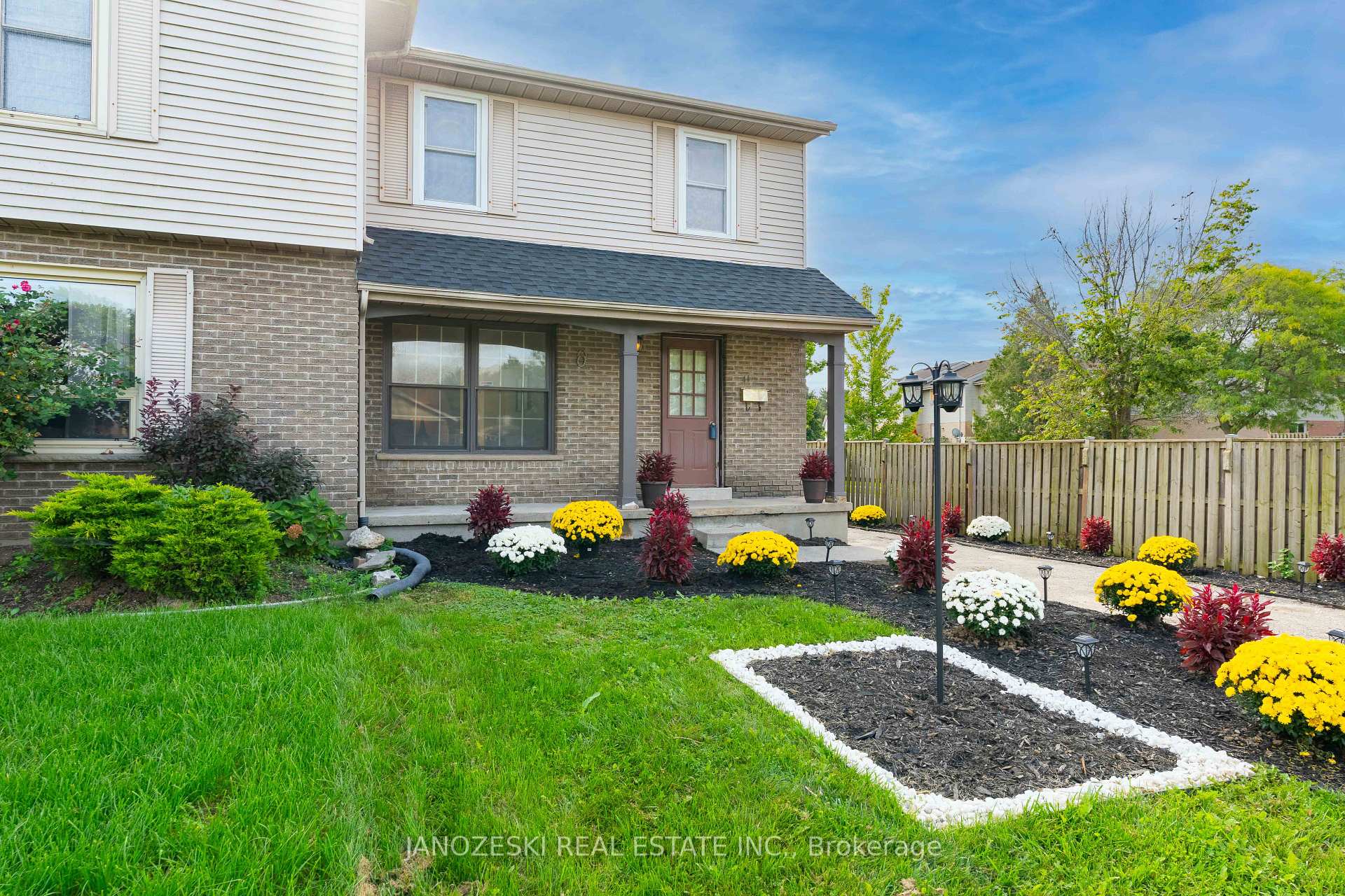 44 Salvia Street, London South, ON N5Z 4T2