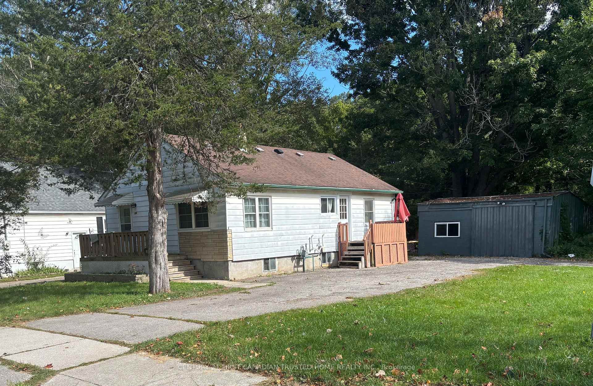 190 Helena Avenue, London South, ON N5Z 3M2