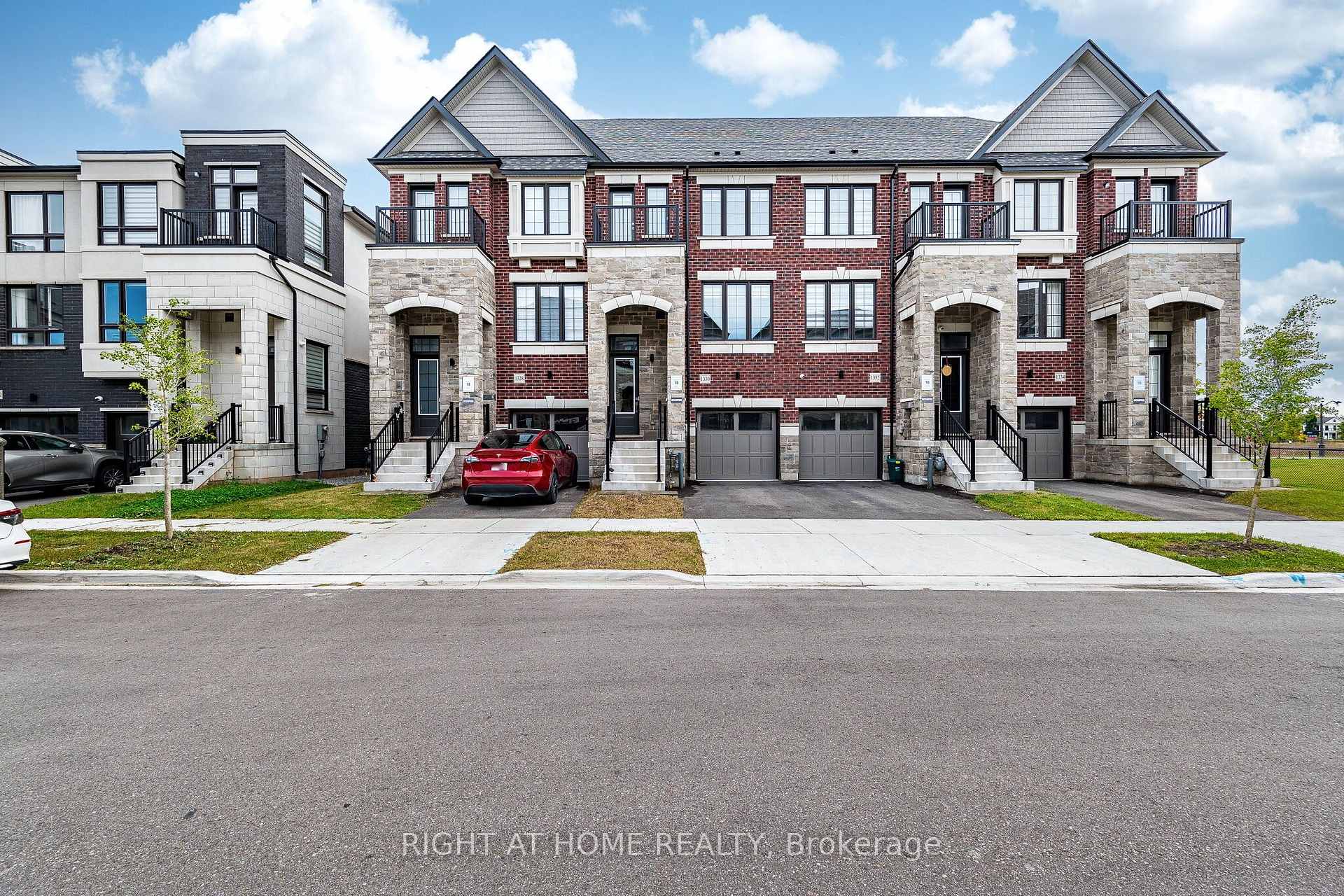 1330 Shevchenko Boulevard, Oakville, ON L6M 5R4