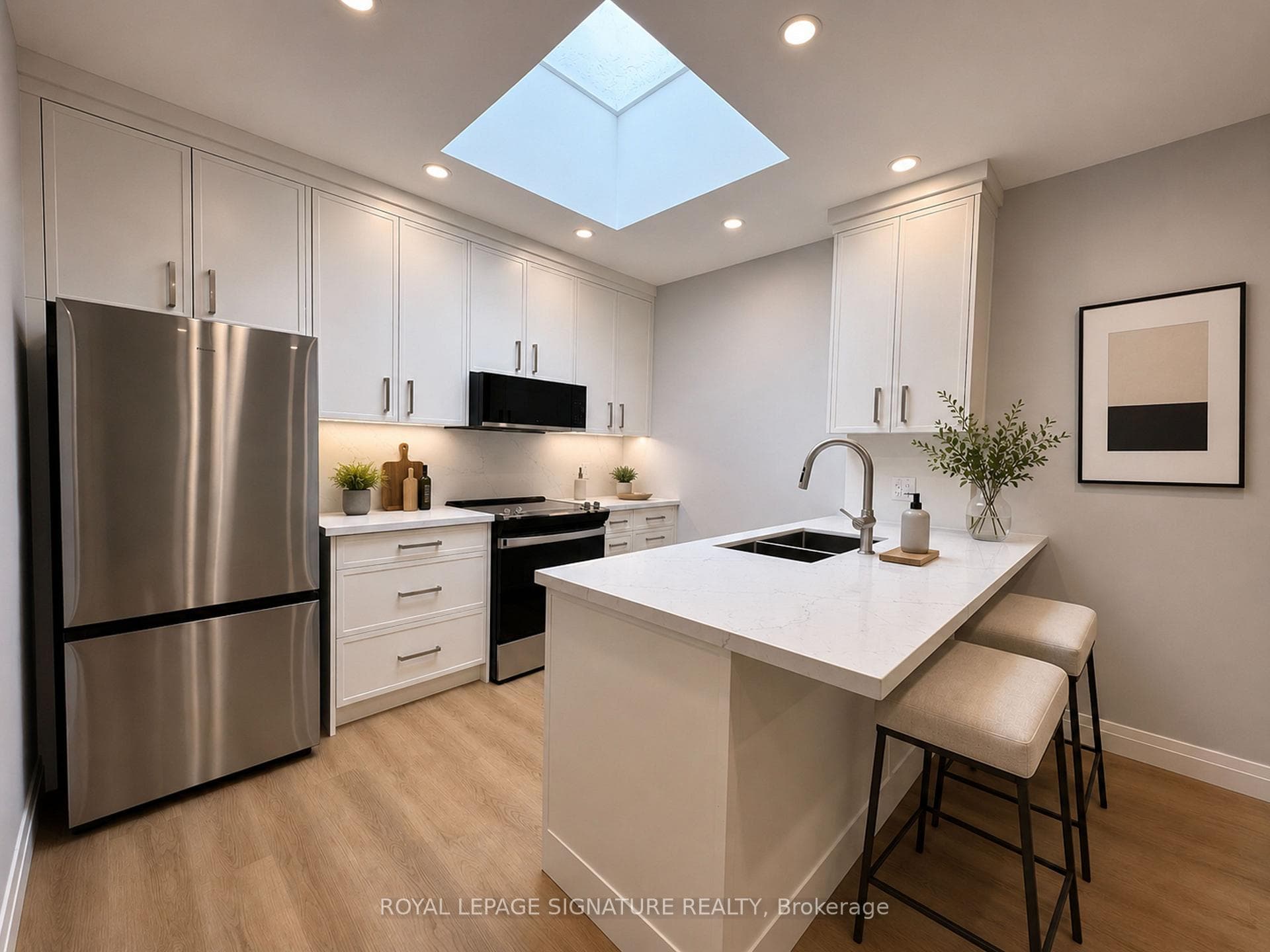 1727A Bayview Avenue 1, Toronto, ON M4G 3C1