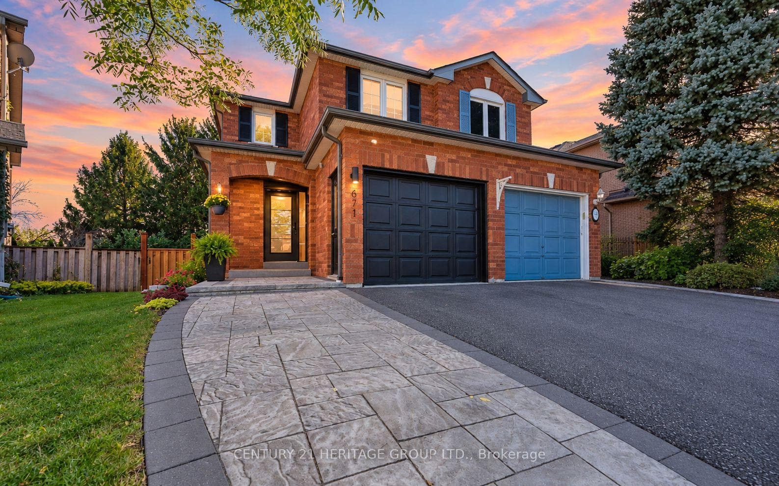 671 Walpole Crescent, Newmarket, ON L3X 2B2