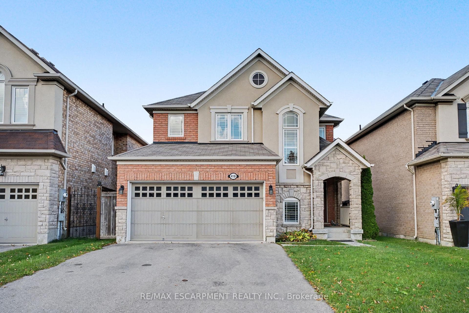418 Kitty Murray Lane, Hamilton, ON L9K 0E2