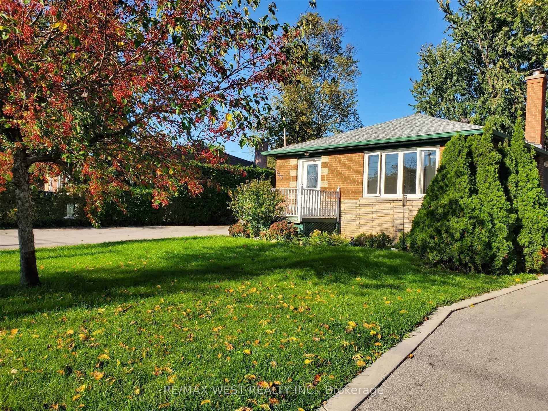 245 Kingsleigh Court, Milton, ON L9T 1X6