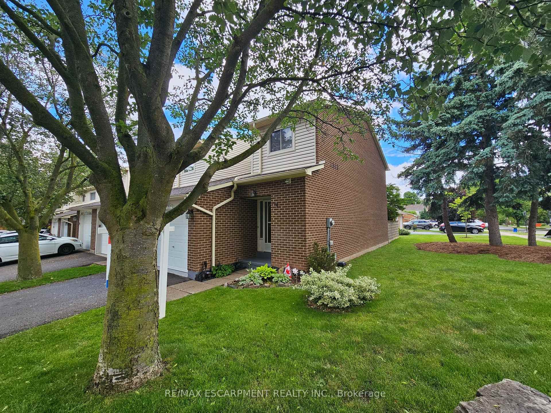 1548 Newlands Crescent 14, Burlington, ON L7M 1V6