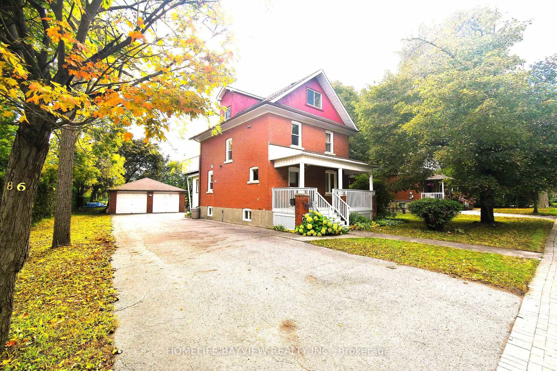 82 Centre Street E, Richmond Hill, ON L4C 1A4