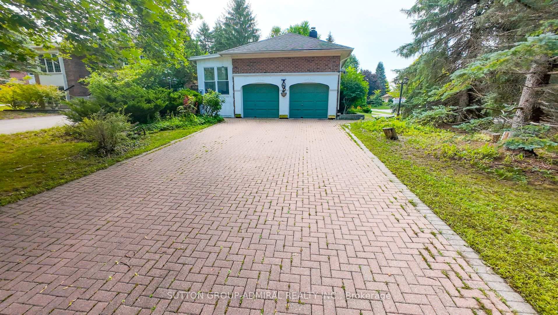 284 Murray Drive, Aurora, ON L4G 6B1