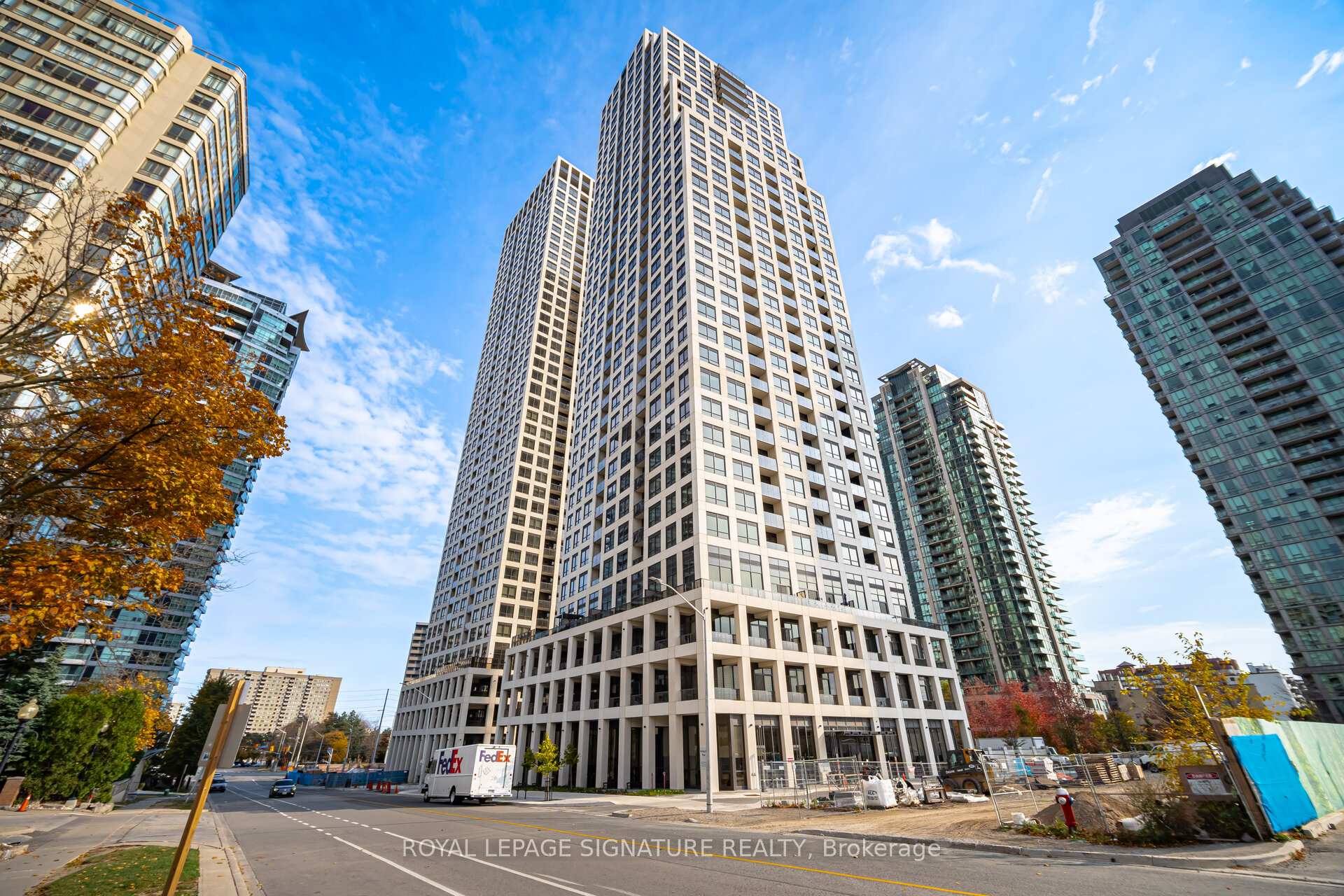 36 Elm Drive 3007, Mississauga, ON L5B 0N3