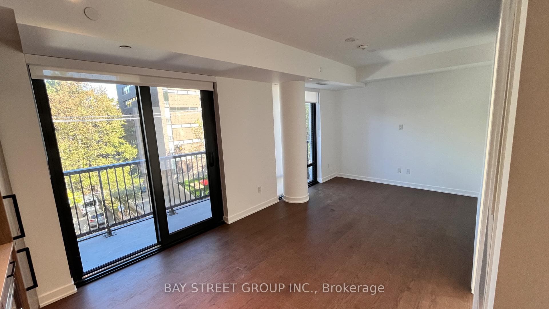 91 Montclair Avenue 627, Toronto, ON M5P 0B1