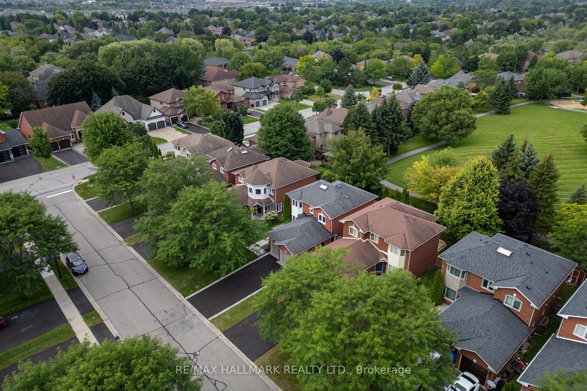 872 Hilton Boulevard, Newmarket, ON L3X 2H8