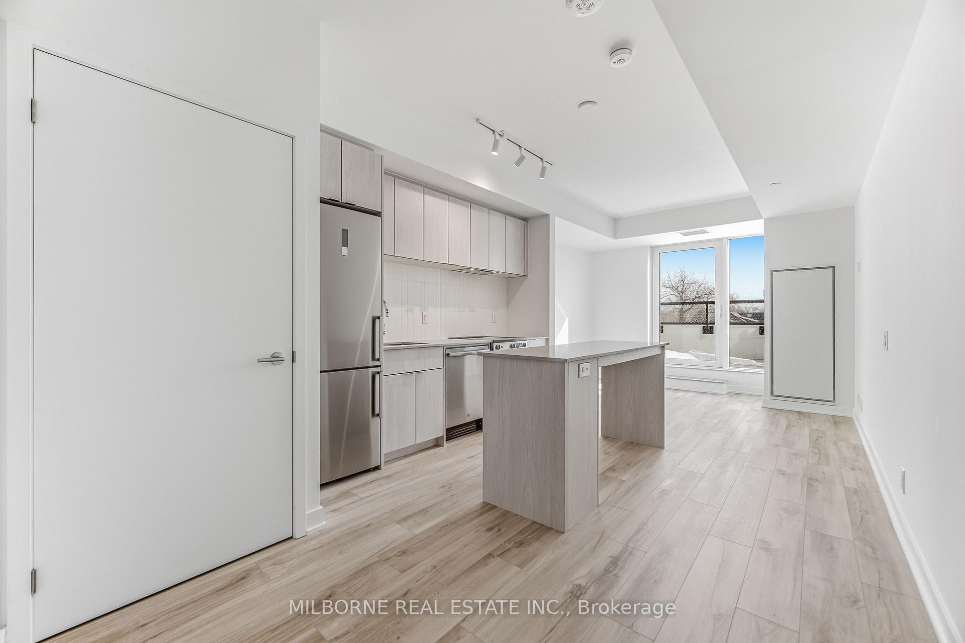 1660 Bloor Street W 510, Toronto, ON M6P 1A8