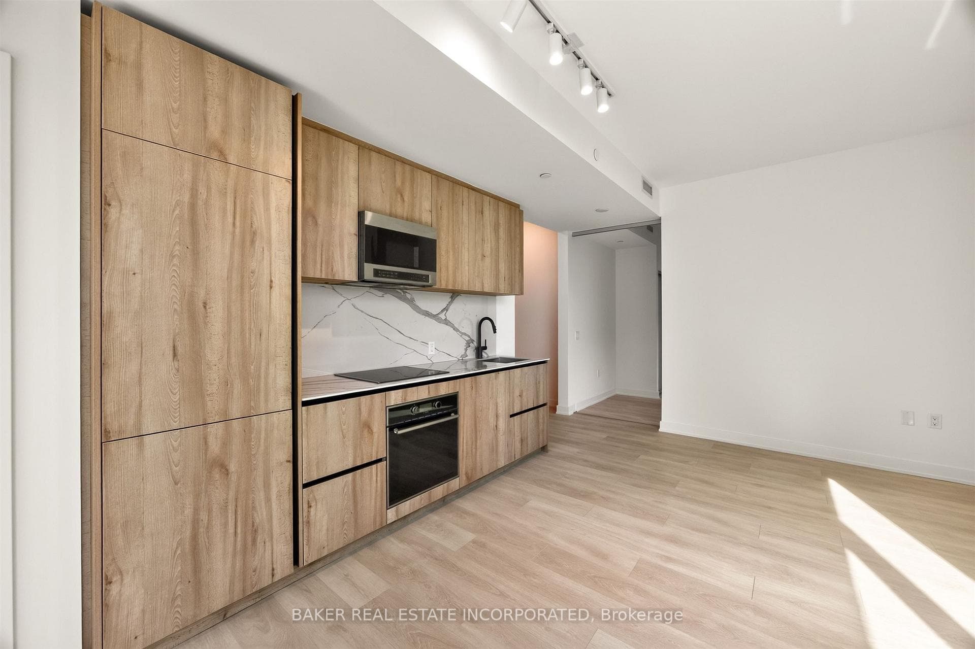 117 Broadway Avenue 3213, Toronto, ON M4P 1V3