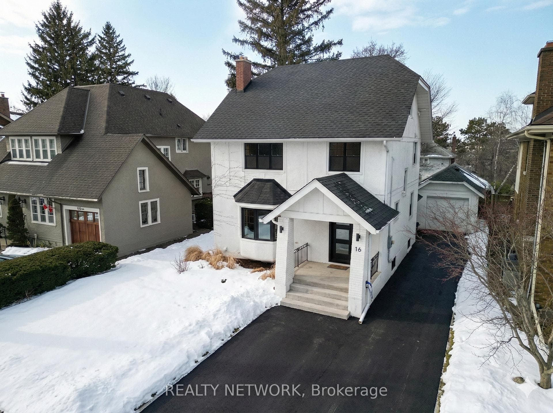 16 South Drive, St. Catharines, ON L2R 4T8